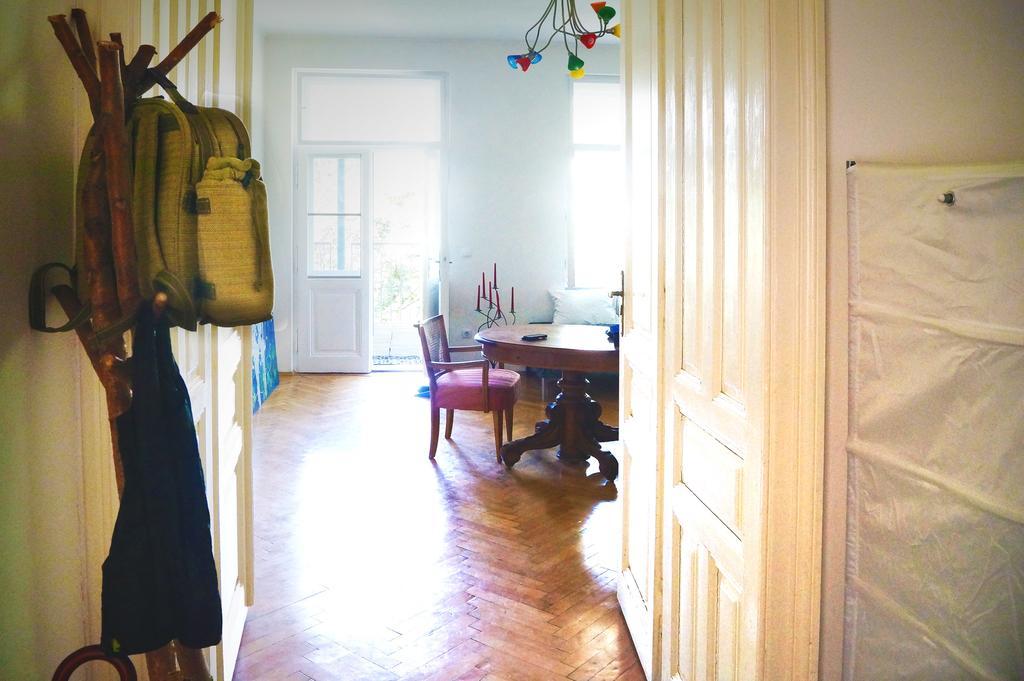 Das Schonbrunn Apartment! Vienna Luaran gambar